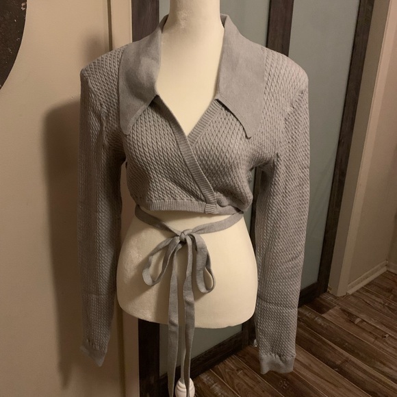 NWT Danielle Bernstein/We Wore What Cropped Tie Sweater, Mist gray, Size XXL - Picture 3 of 7